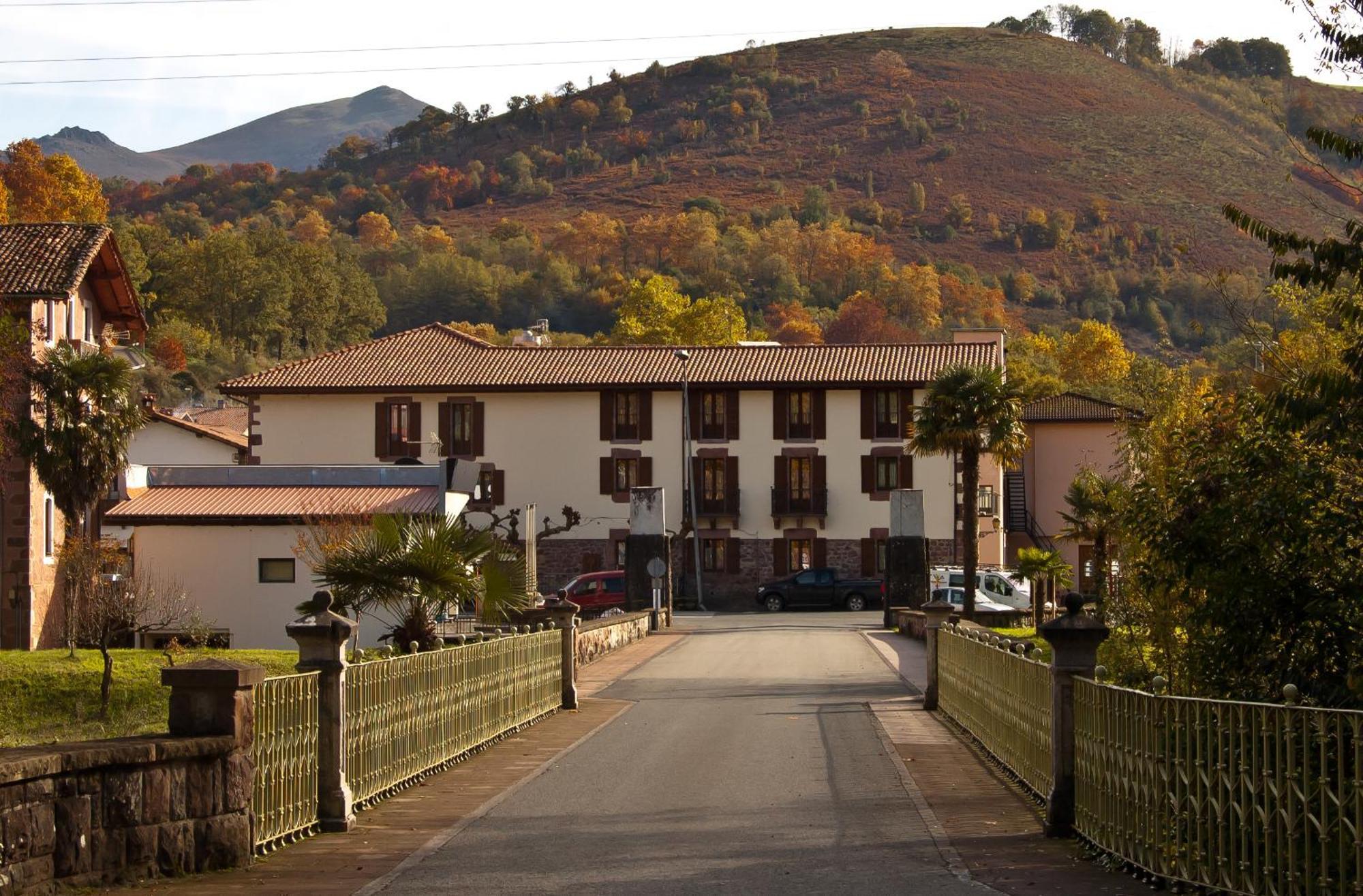 Hotel Urgain Oronoz-Mugaire Eksteriør bilde
